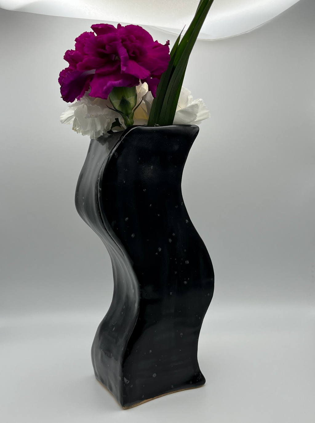 Squiggle vase